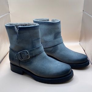 NEW : Veronica Frye Shearling gray leather ankle buckle boots 5.5 W